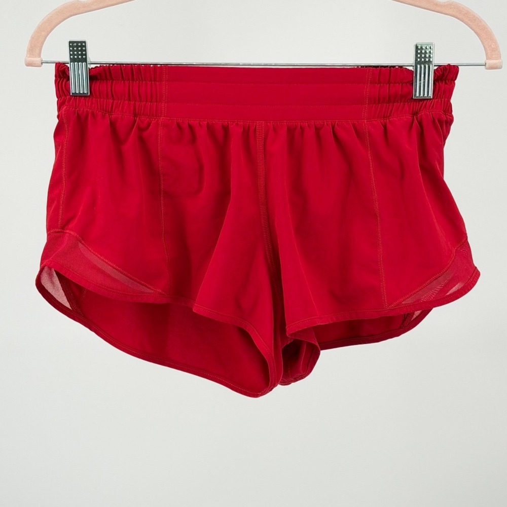Lululemon Hotty Hot Short II 2.5" Womens 6 Dark Red Low Rise Lined W7AUSR